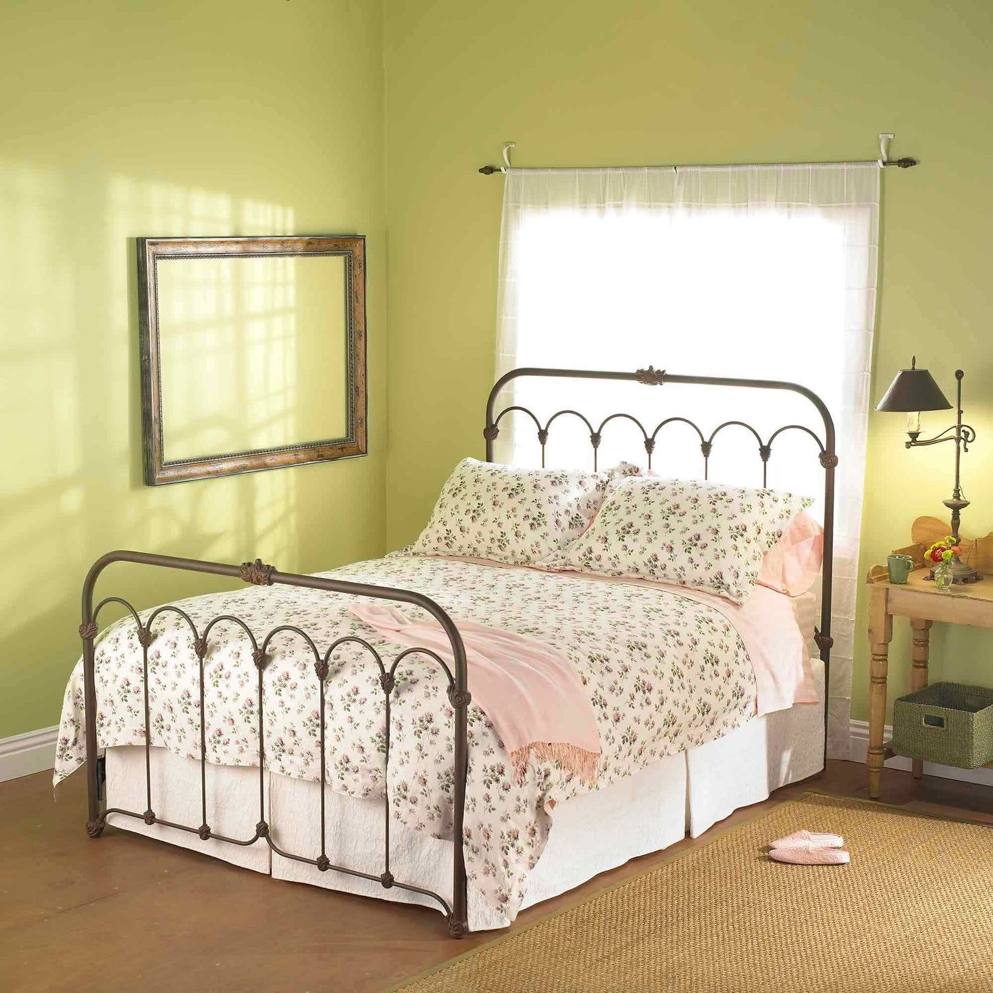 Hillsboro Iron Bed 1098 Wesley Allen Queen Matriae